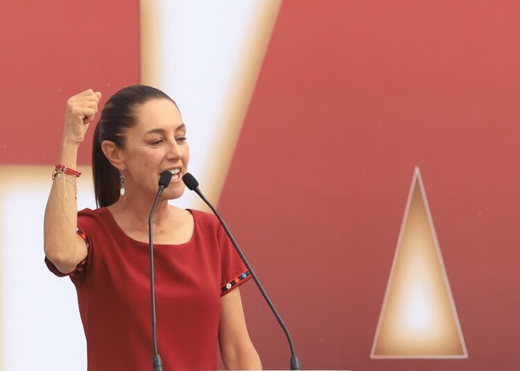 Sheinbaum llega al fin de campañas de México con una ventaja de 20 puntos