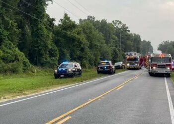 Choque de camión y autobús de campesinos deja 8 muertos y 40 heridos en Florida