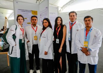 Anáhuac Puebla y expertos construyen futuro de salud en congreso
