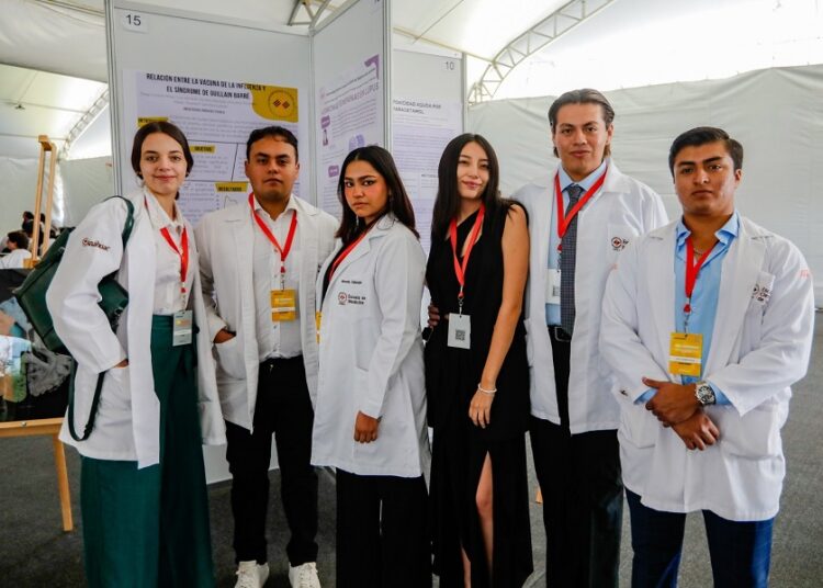 Anáhuac Puebla y expertos construyen futuro de salud en congreso