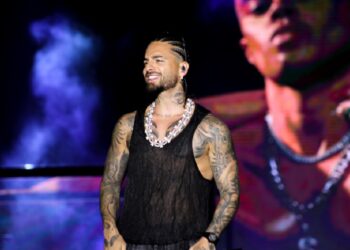 Maluma abarrota Teatro del Pueblo de la Feria de Puebla