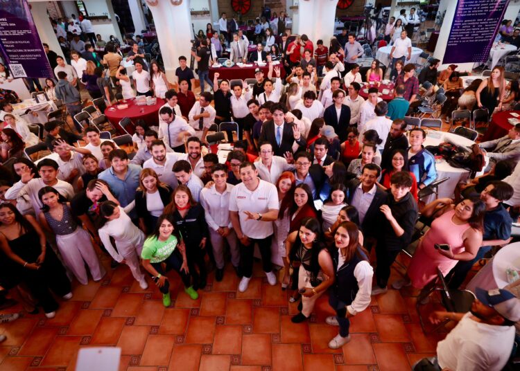 Con los jóvenes se logrará la transformación de Puebla: Armenta