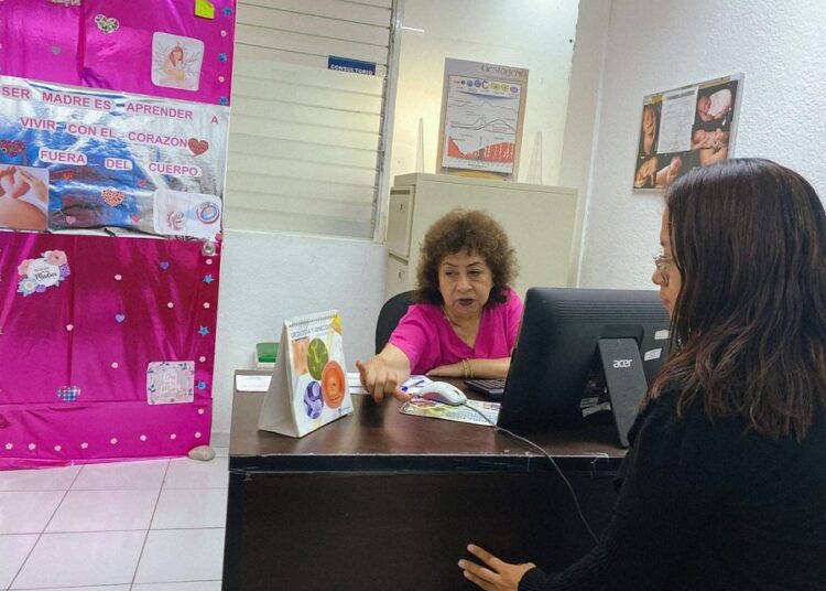 SMDIF ofrece consultas ginecológicas y de obstetricia