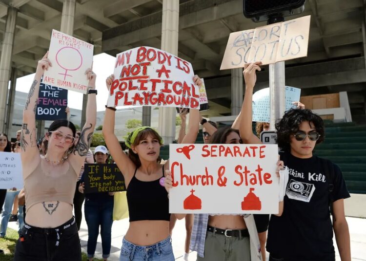 Entra en vigor ley que prohíbe aborto en Florida