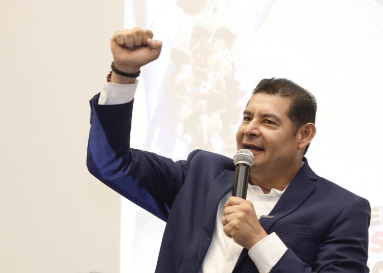 La Encuesta.mx da holgado triunfo en Puebla de Armenta y Morena