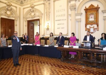 Arturo Ramírez rinde protesta ante Cabildo como regidor sustituto de Morena