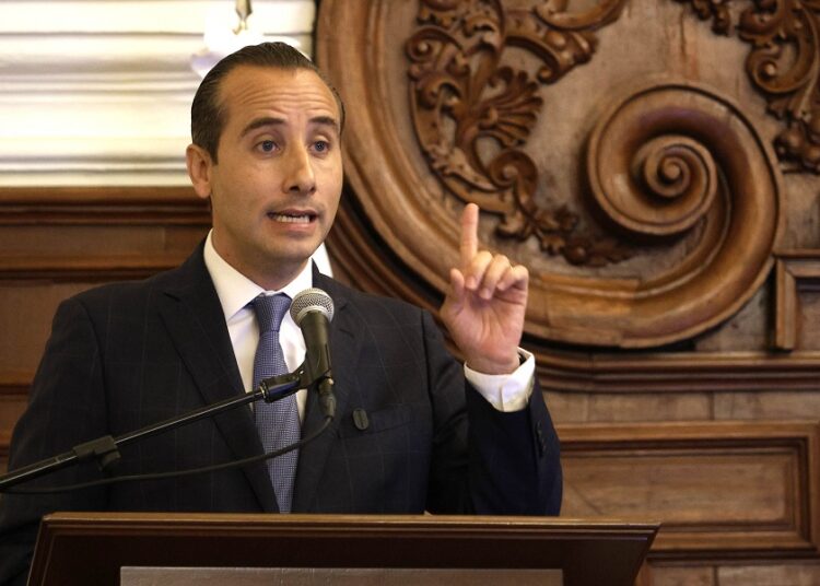 Mario Riestra promete en la BUAP mejorar seguridad en zonas escolares