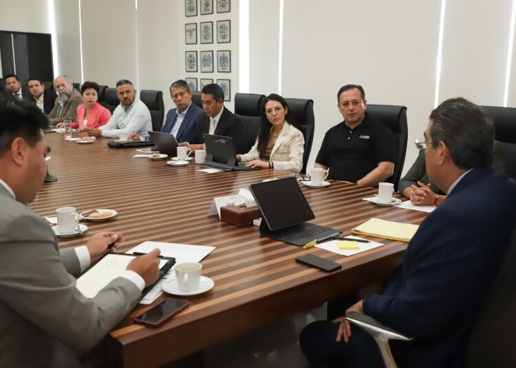 Céspedes se reúne con autoridades electorales