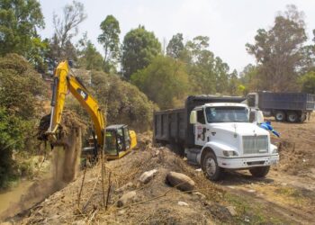 Ayuntamiento refuerza trabajos de desazolve en barrancas y vasos reguladores