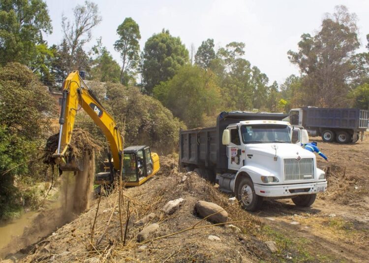 Ayuntamiento refuerza trabajos de desazolve en barrancas y vasos reguladores