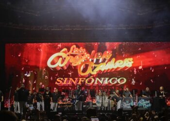 Los Ángeles Azules ponen a bailar al público de la Feria de Puebla