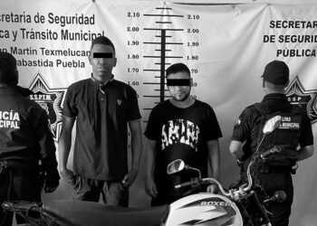 Detienen a 2 hombres integrantes de banda ‘gota a gota’ en Texmelucan