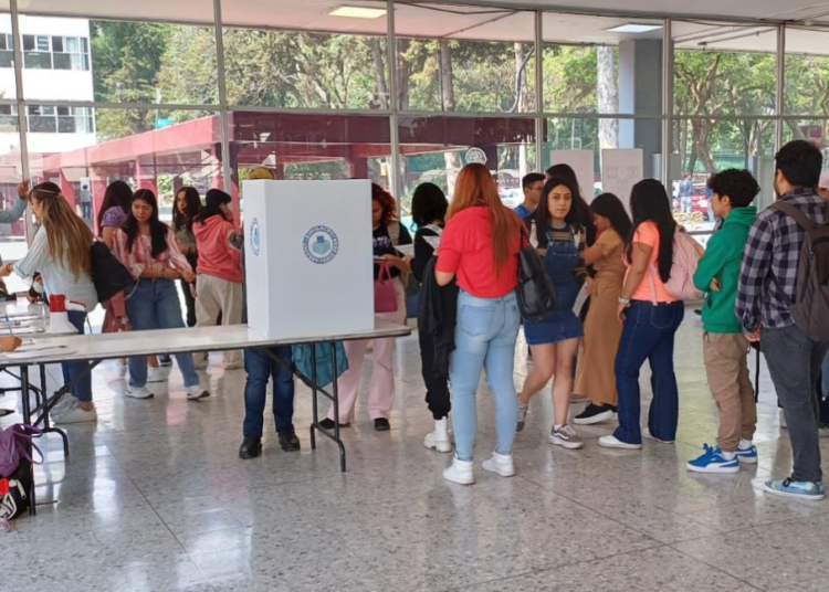 Sheinbaum arrasa en Simulacro Electoral Universitario 2024