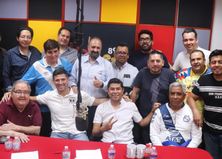 El programa especial de En Línea Deportiva “80+1” incendia la radio poblana