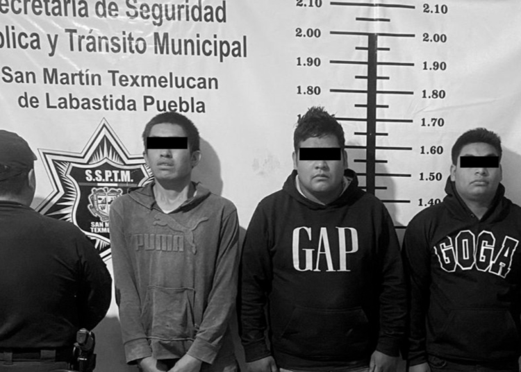 La SSP de Texmelucan detiene a 3 sujetos que portaban drogas y armas