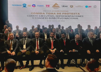Juan Pablo Cisneros rinde protesta como vicepresidente de la Región Golfo de la Concanaco Servytur