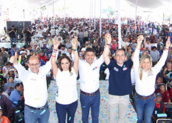 Lalo Rivera visita la Central de Abasto en su último día de campaña
