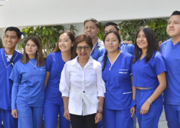 Lilia Cedillo reconoce calidad y calidez en la atención que brinda Facultad de Estomatología