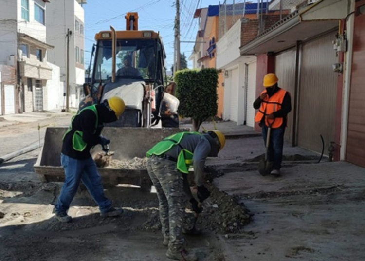 Avanza obra de la red de agua en San Manuel