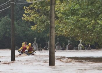 Suben a 13 los muertos por lluvias en sur de Brasil