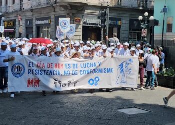 Trabajadores de sindicatos independientes demandan mejores condiciones salariales