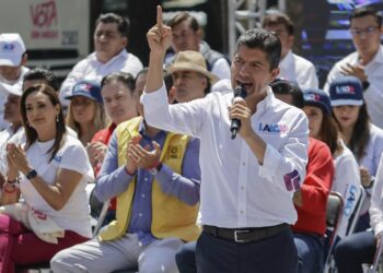 La gente anhela un rumbo seguro para Puebla: Eduardo Rivera