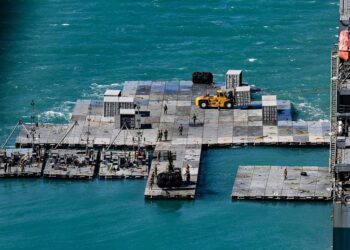 EEUU pone en marcha muelle flotante en Gaza para mover toneladas de ayuda humanitaria