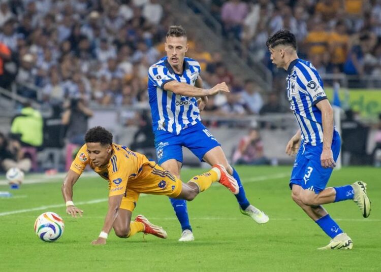 Rayados empatan con Tigres y clasifican a semifinales