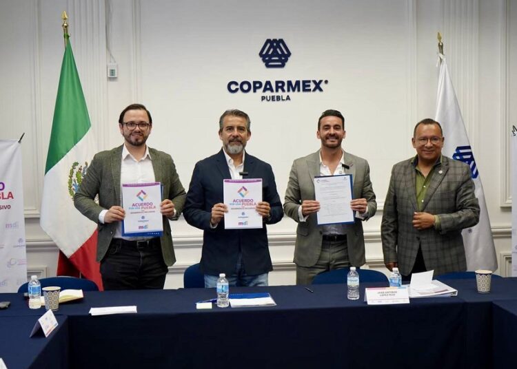 Toño López y Coparmex firman acuerdo a favor de Puebla