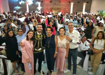 Más de 500 mujeres celebran con Toño López  el Día de las Madres