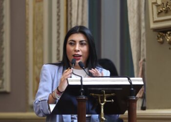 Nora Escamilla presenta iniciativas sobre movilidad vial y menstruación digna