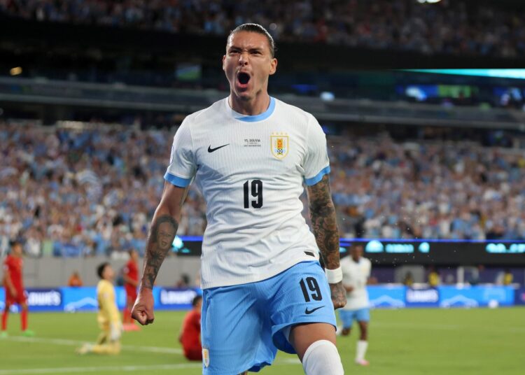 Uruguay golea 5-0 a Bolivia