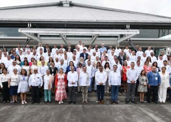 Lilia Cedillo participa en reunión de la ANUIES