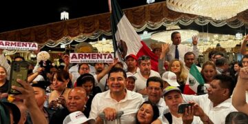 Armenta escucha a migrantes poblanos en la zona triestatal de NY