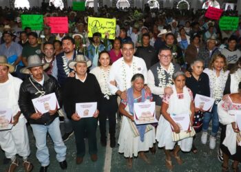 Céspedes entrega apoyos al campo y para el bienestar en Cuetzalan y Zacapoaxtla