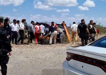 Equipo de Sheinbaum sufre accidente automovilístico en Monclova
