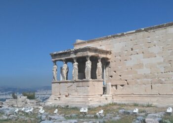 Cierran todos los monumentos arqueológicos en Atenas por ola de calor en Grecia