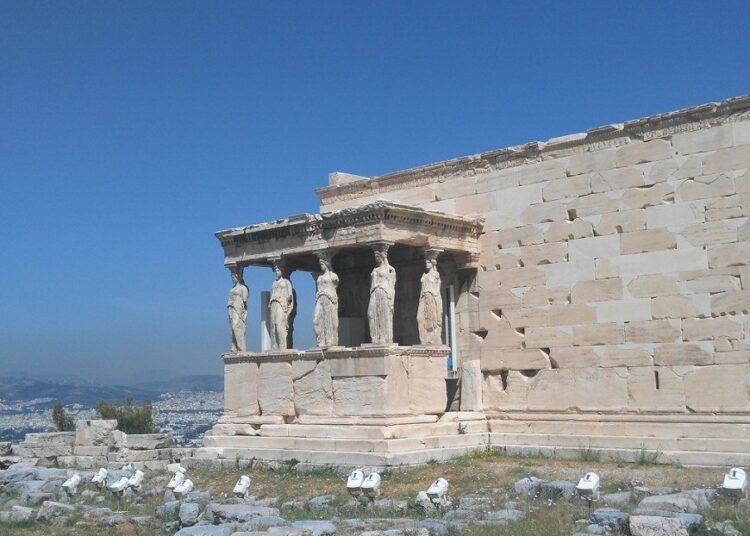 Cierran todos los monumentos arqueológicos en Atenas por ola de calor en Grecia