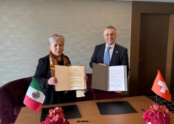 México acuerda con Suiza ayuda para resguardo de propiedades diplomáticas en Ecuador