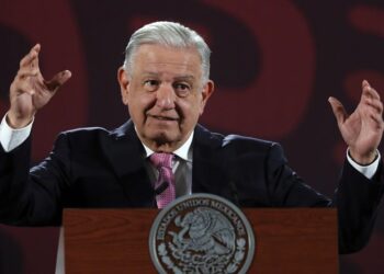 AMLO pide ‘no engañar’ sobre reforma judicial tras alerta de SCJN