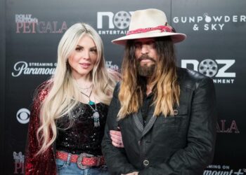 Billy Ray Cyrus y Firerose se separan después de 7 meses de matrimonio