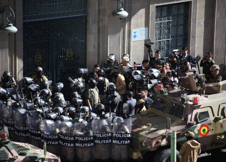 Confirman golpe de Estado militar en Bolivia