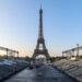 La Torre Eiffel exhibe los 5 aros olímpicos