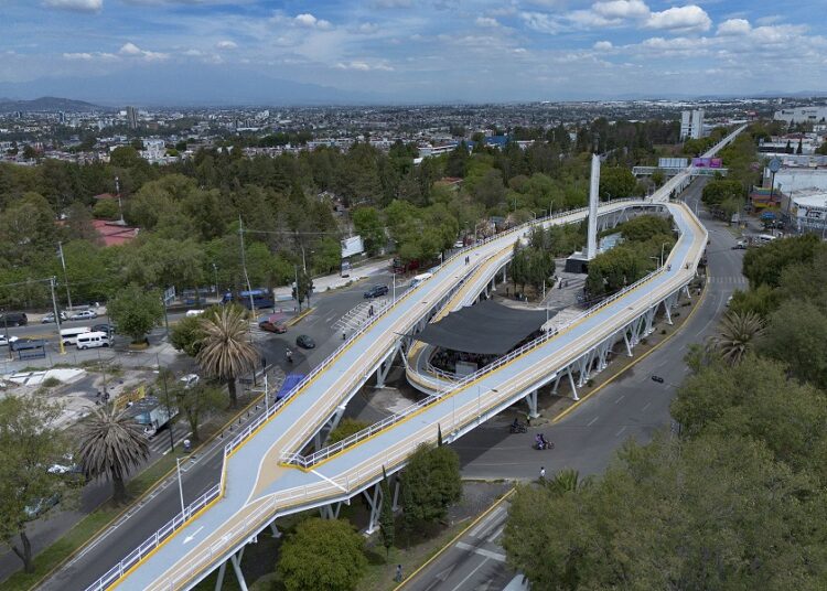 Céspedes inaugura rehabilitación de ciclopista Hermanos Serdán
