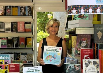Claudia Luna Palencia participa en Feria del Libro de Madrid