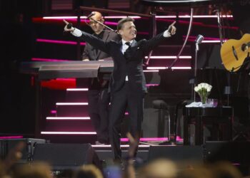 Luis Miguel «derrite» en inicio de gira por España