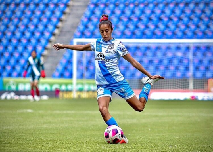 Continua desbandada en Club Puebla Femenil