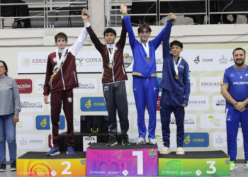 Santiago Aguilar conquista Oro nacional en florete varonil