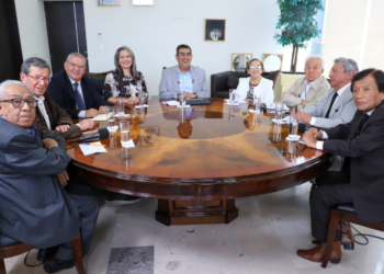 Una charla con el gobernador