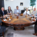 Una charla con el gobernador